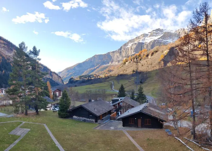 Big Studio, Just Renovated, Great Views, With Free Parking Apartment