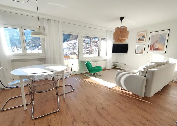 Big Studio, Just Renovated, Great Views, With Free Parking Appartement