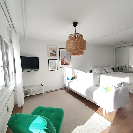 Apartment Big Studio, Just Renovated, Great Views, With Free Parking